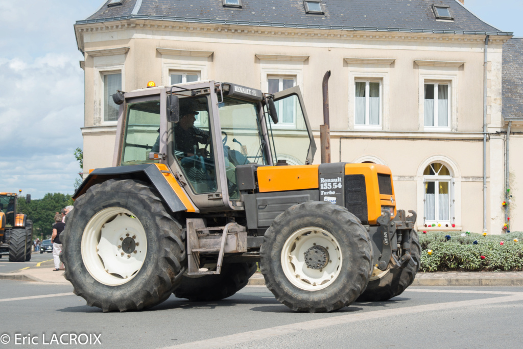 72 - St Gervais en Belin en 2018 - Les 100 ans du tracteur RENAULT  - Page 23 2018_853