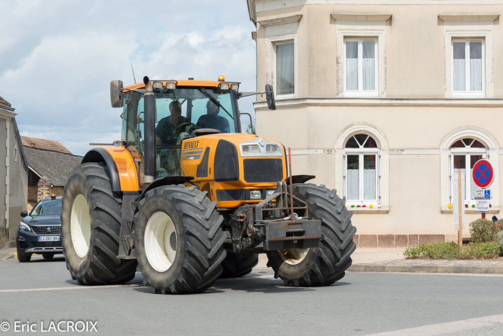 72 - St Gervais en Belin en 2018 - Les 100 ans du tracteur RENAULT  - Page 23 2018_856