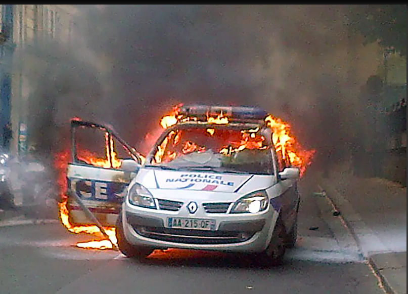 La violence en hausse en France - Page 2 Captur10