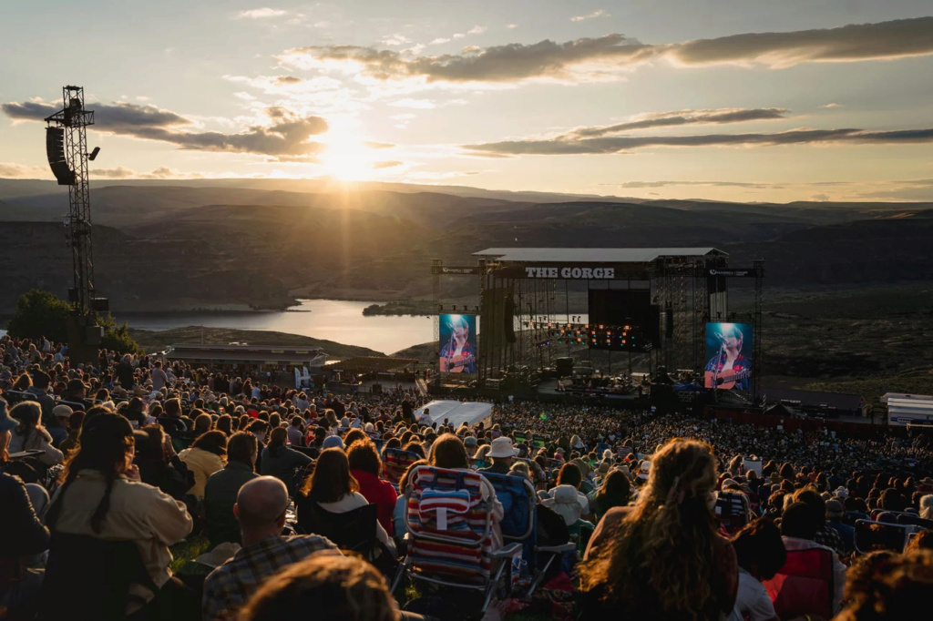 Joni Mitchell at The Gorge Amphitheatre, George, WA 2023-011