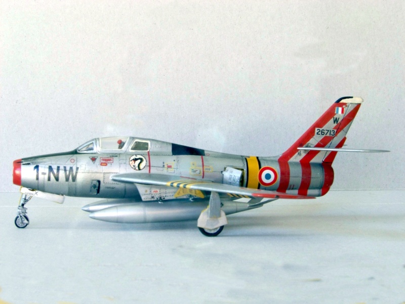 [AIRFIX] REPUBLIC F-84F THUNDERSTREAK Réf 03022 100_7129