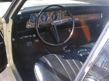 Pontiac 1968... Ca va ben, le gars (la fille) connait pas le modèle... Forsal10