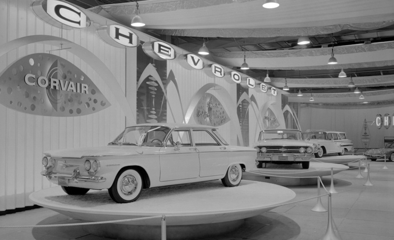 Des Displays GM dans des expositions automobiles au cours des années Gm_med17