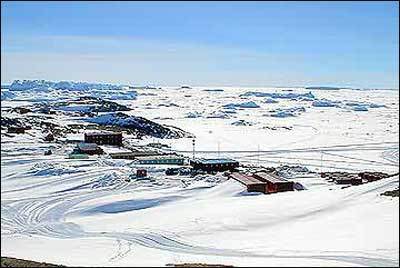 DEFI COLLECTIF : à la recherche des stations scientifiques de l'Antarctique avec Google Earth - Page 2 20013210