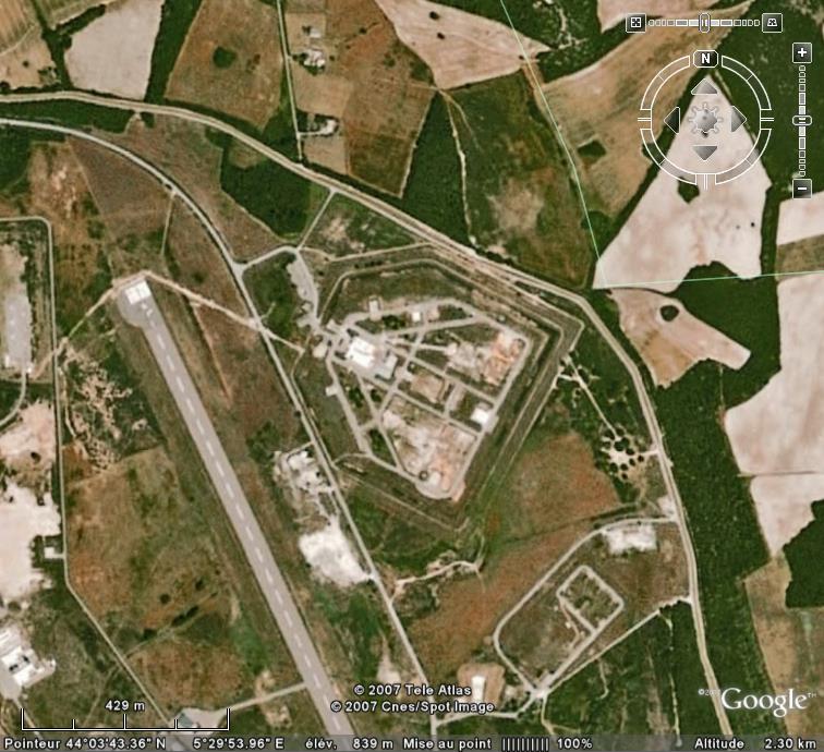 Google Earth et stock d'armes nucléaires Apt110