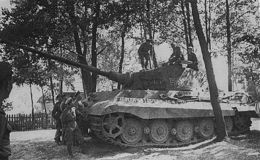 Fujam que vêm aí os Panzers: A Porsche Militar. Tiger213