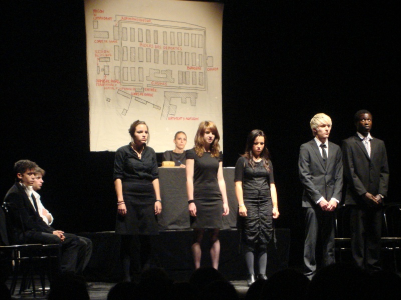 L'Atelier Théâtre des élèves du Lycée Rotrou Dreux 31/05/11 Dsc00099