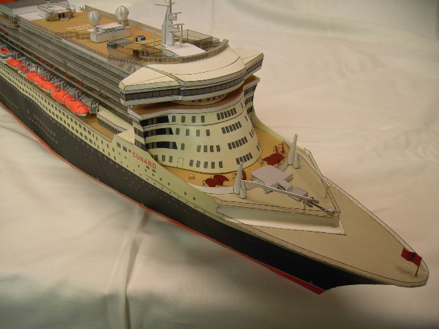 Queen Mary 2  von JSC in 1:400 Pict0114