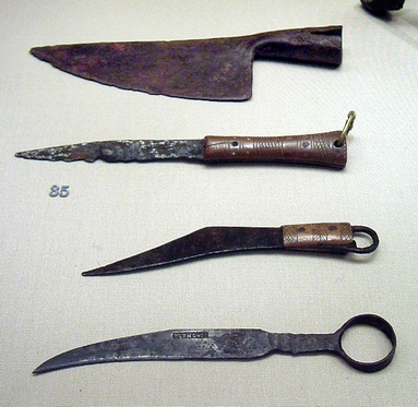 Cuchillos romanos Cuchil11