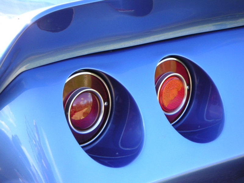 Automobile, formes et couleurs... Chevro10
