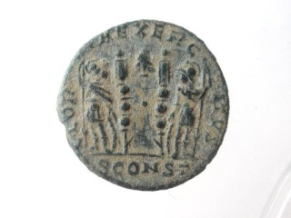 AE3 de Constantino I (GLORIA EXERCITVS) P4242913