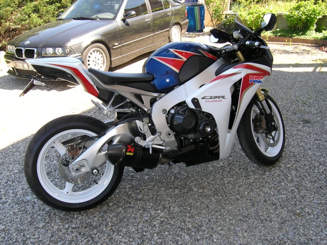 mon cb1000r avan mon cbr1000rr  P1010110