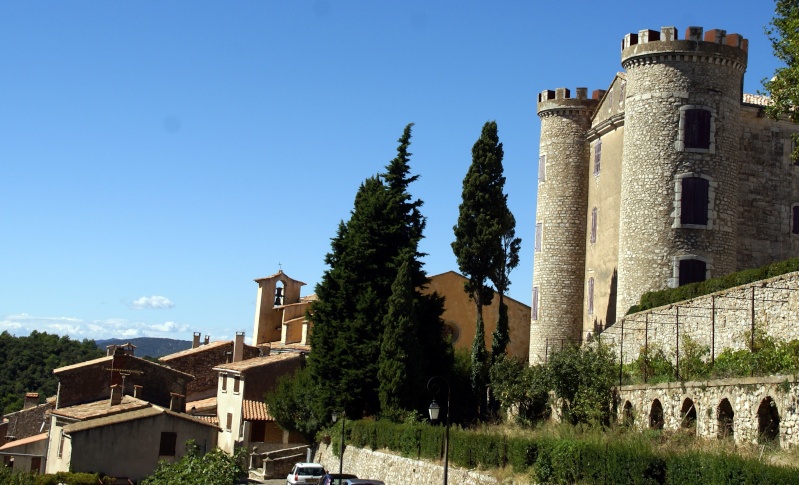 Un village en région PACA  ... à vous de découvrir Saintm13