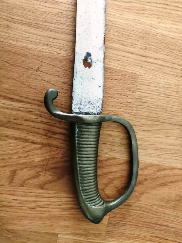 Le sabre du père du grand père de mon meilleur ami 111