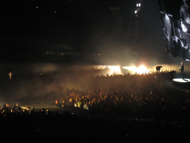 U2(Paris) 360º Tour.- 18 de Septiembre 2010.- Estadio de Francia-TERCER LEG (EUROPA) FOTOS Y CRÓNICA  2010_316