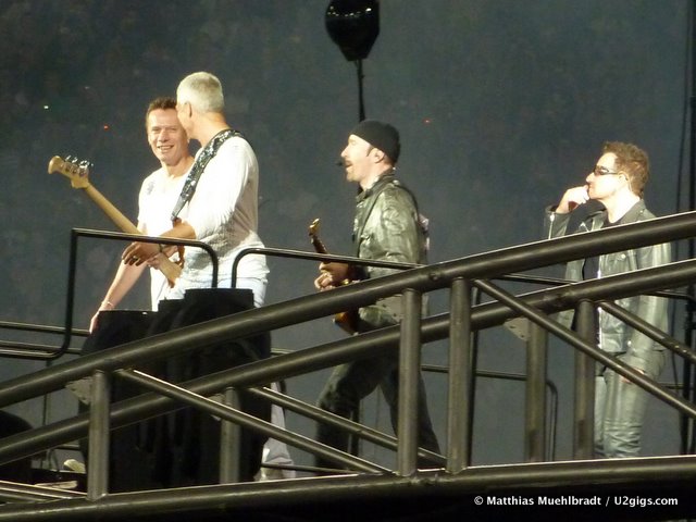  U2(ROMA) 360º Tour Estadio Olimpico -08-10-2010-TERCER LEG (EUROPA) FOTOS Y CRÓNICA.-  2010_322