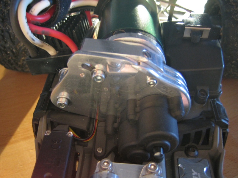 E-revo Cedleonr Photo/video modifs du 7/06 Chassis Carbon - Page 6 Img_3225