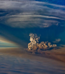images de volcans et d'éruptions Erupti10