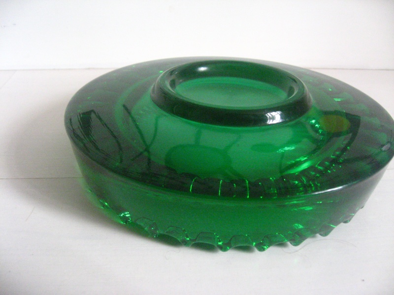Green glass bowl, Sklo union - Rosice 1964 designed by Rudolf Jurnikl Img_1516