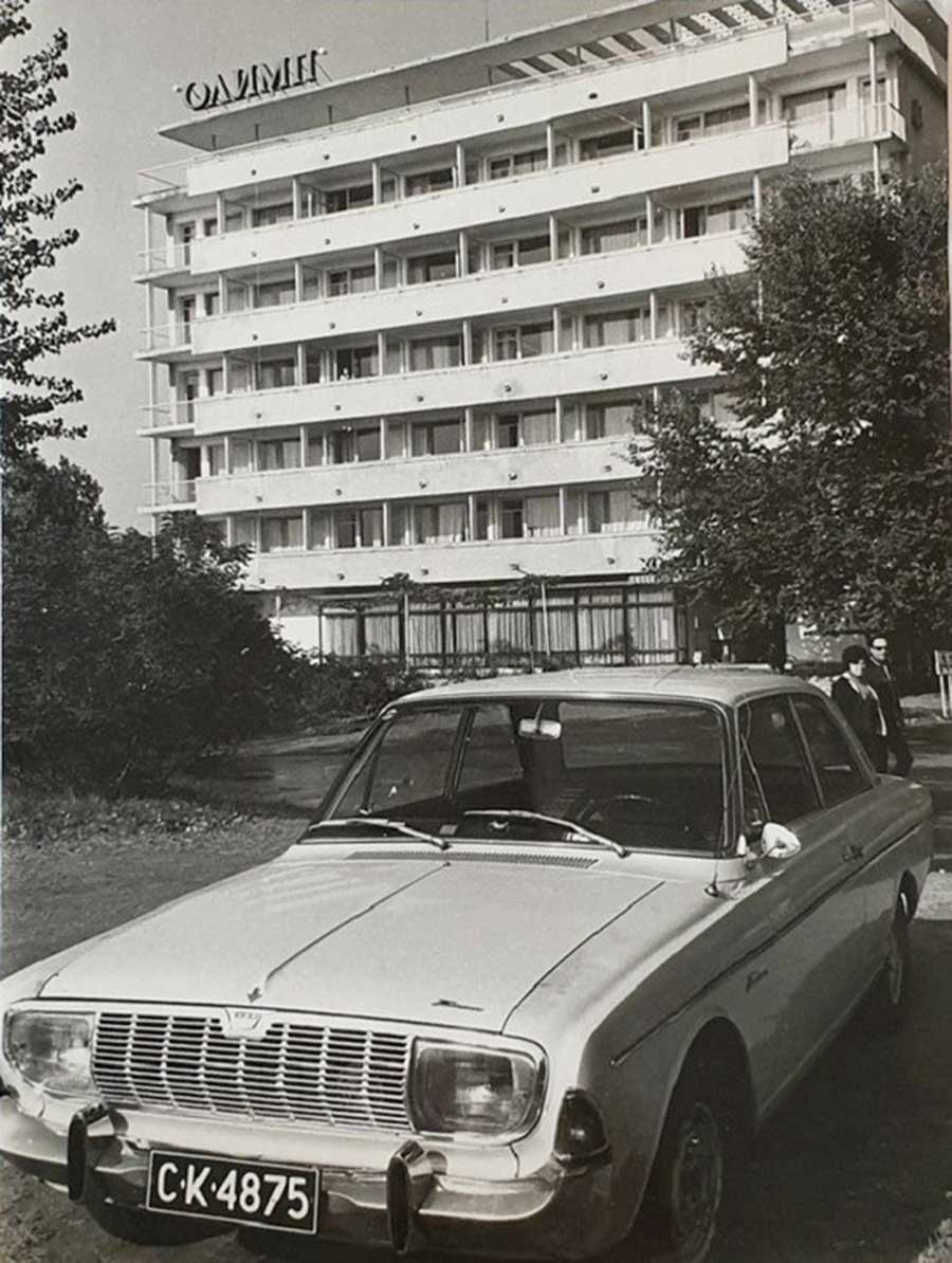 Des photos d'époque de Concessions Mercedes-Benz partie 2 - Page 19 Auto_182