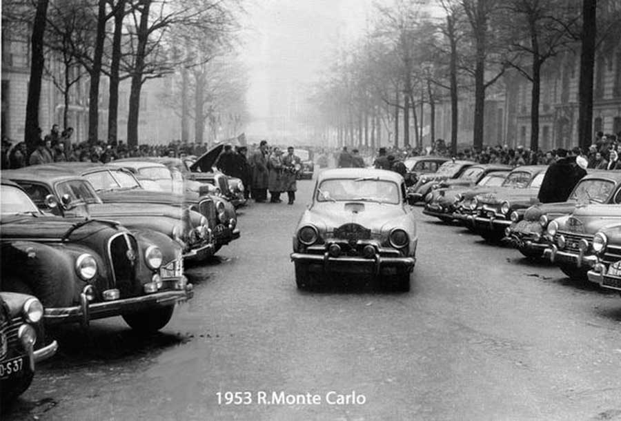 Des photos d'époque de Concessions Mercedes-Benz partie 1 - Page 39 Auto_v30