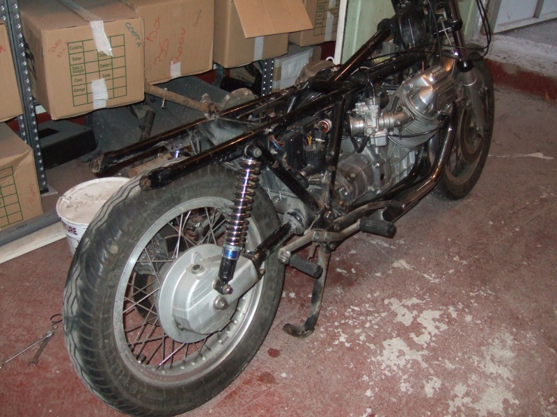 Ma MZ ressemble ENFIN à un café racer Guzzi...et elle marche - Page 2 Dscf1920