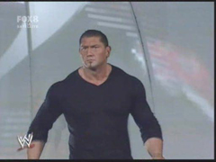 Batista parle de sa victoire et de l'annonce du Gm de Raw à Extreme Rules. Batze_18