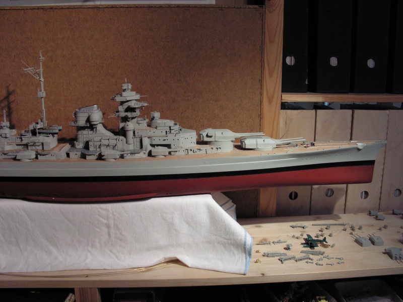 Bismarck von Amati in 1:200 als Standmodell Pict2717