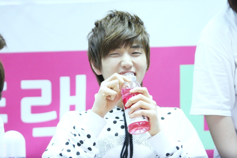 [PICS] Sandeul @ Jeonju Fan Sign Event Tumbl256