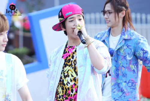 [PICS] [110506] Music Core Tumblr57