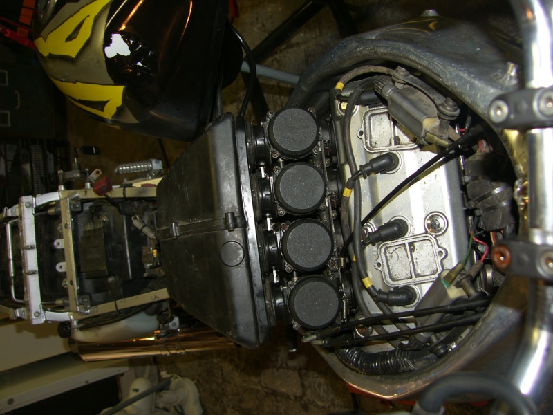 nouveau sur le forum et dans la restauration d'un zxr  Sh100014