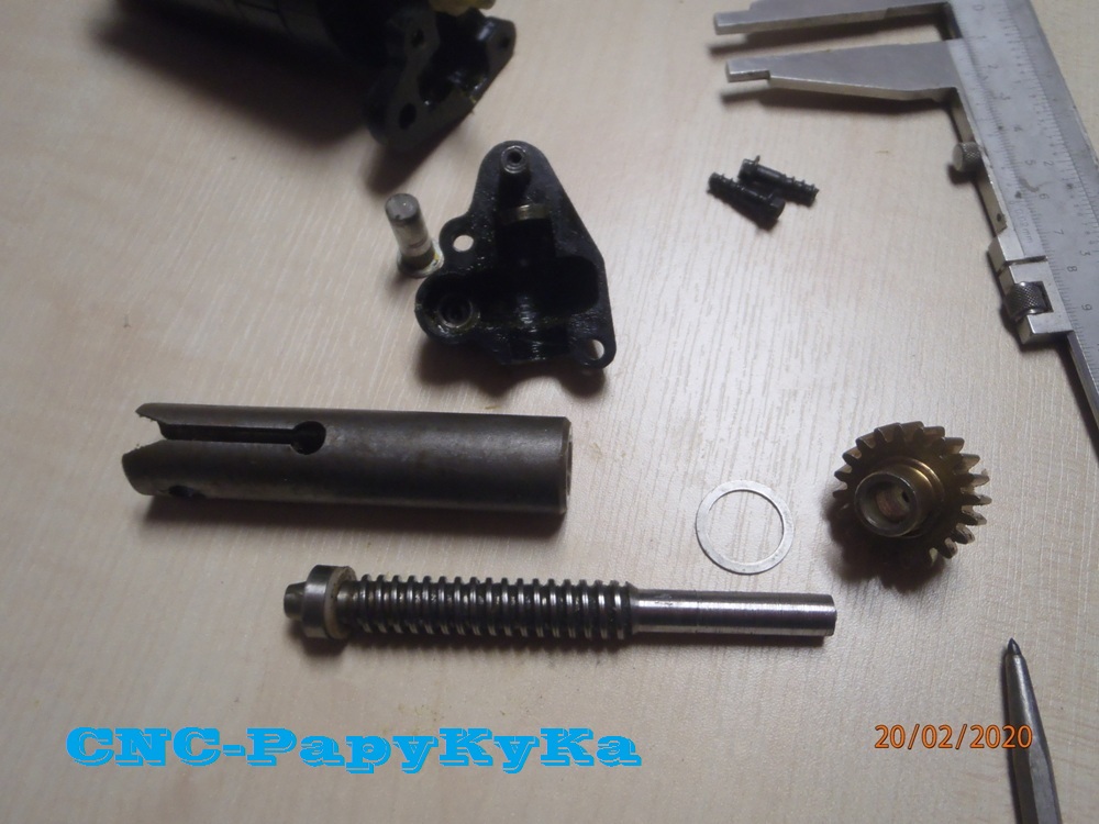 PapyKy, Répare le motoreducteur de siège électrique S4. P2201322