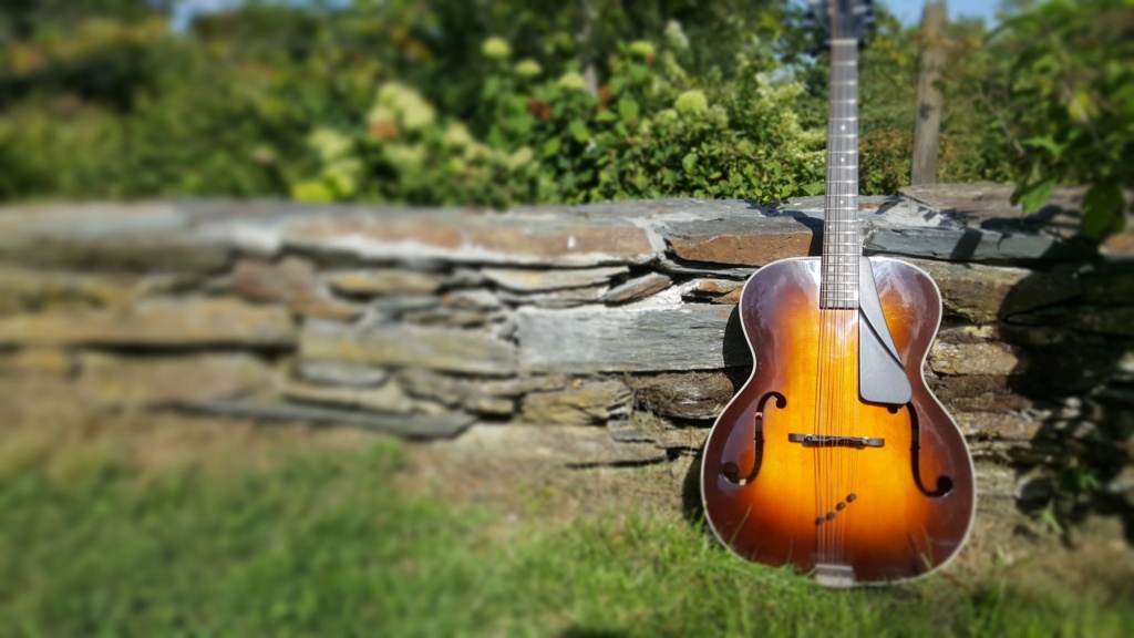 Octave mandoline Northfield Sans_t15