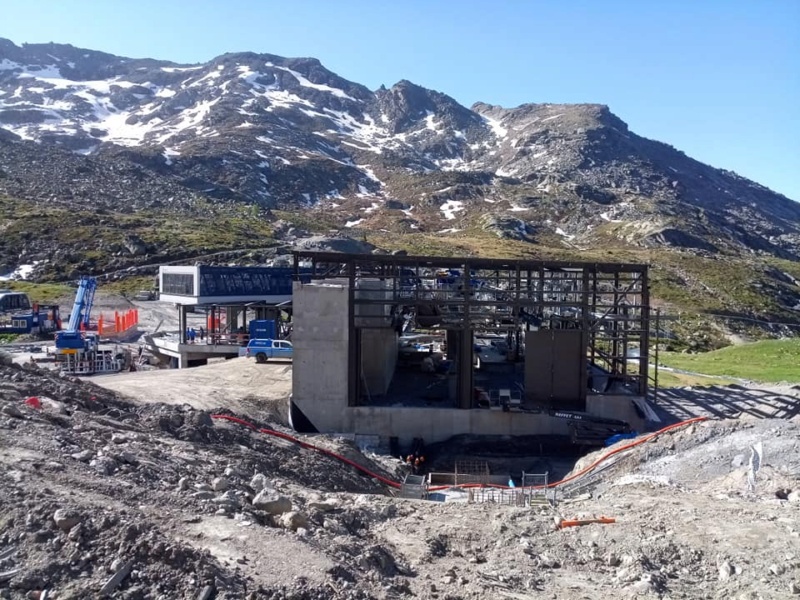 Construction télécabine débrayable 10 places (TCD10) Orelle - Caron 3 Vallées Express 20212510