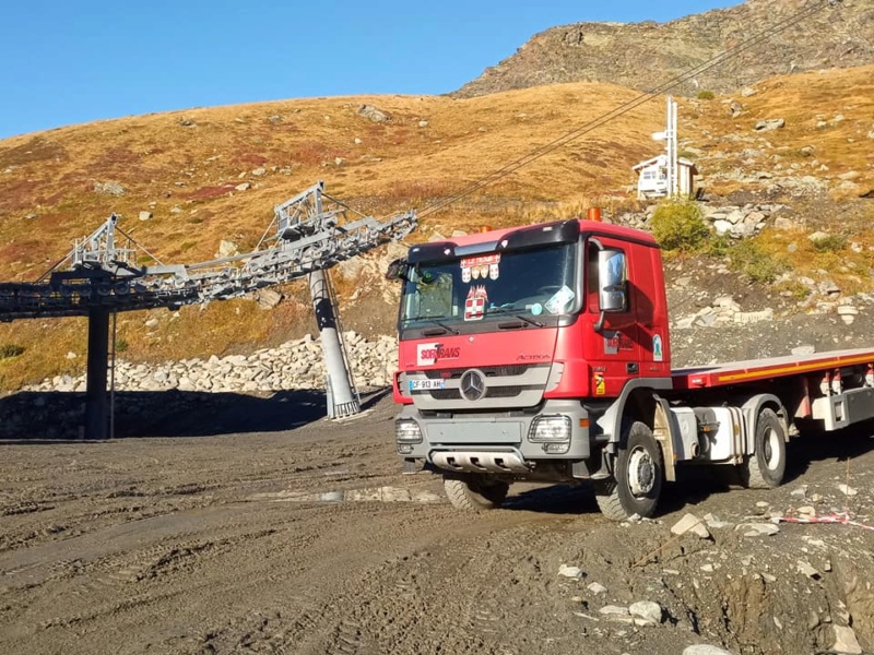 Construction télécabine débrayable 10 places (TCD10) Orelle - Caron 3 Vallées Express 24478910