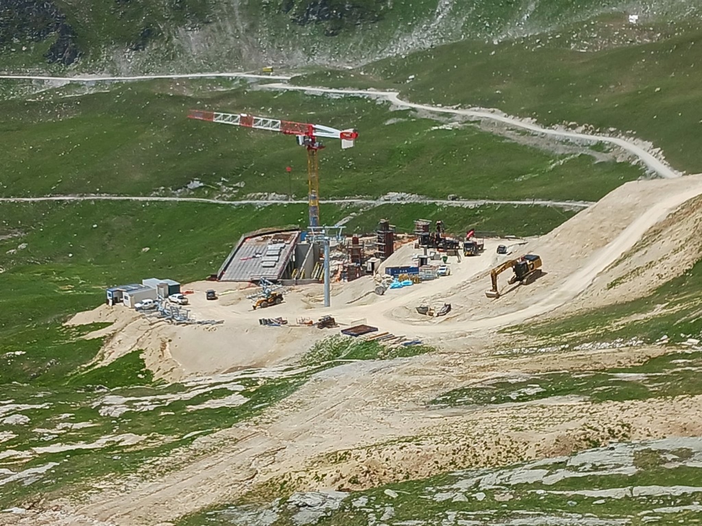 Construction télécabine 10 places (TCD10) des Glaciers La Plagne 35814410