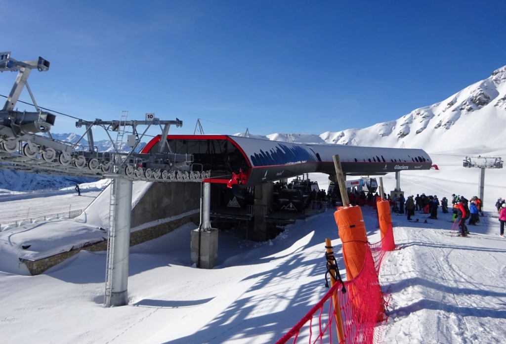 Télécabine débrayable 10 places (TCD10) des Glaciers 41503010