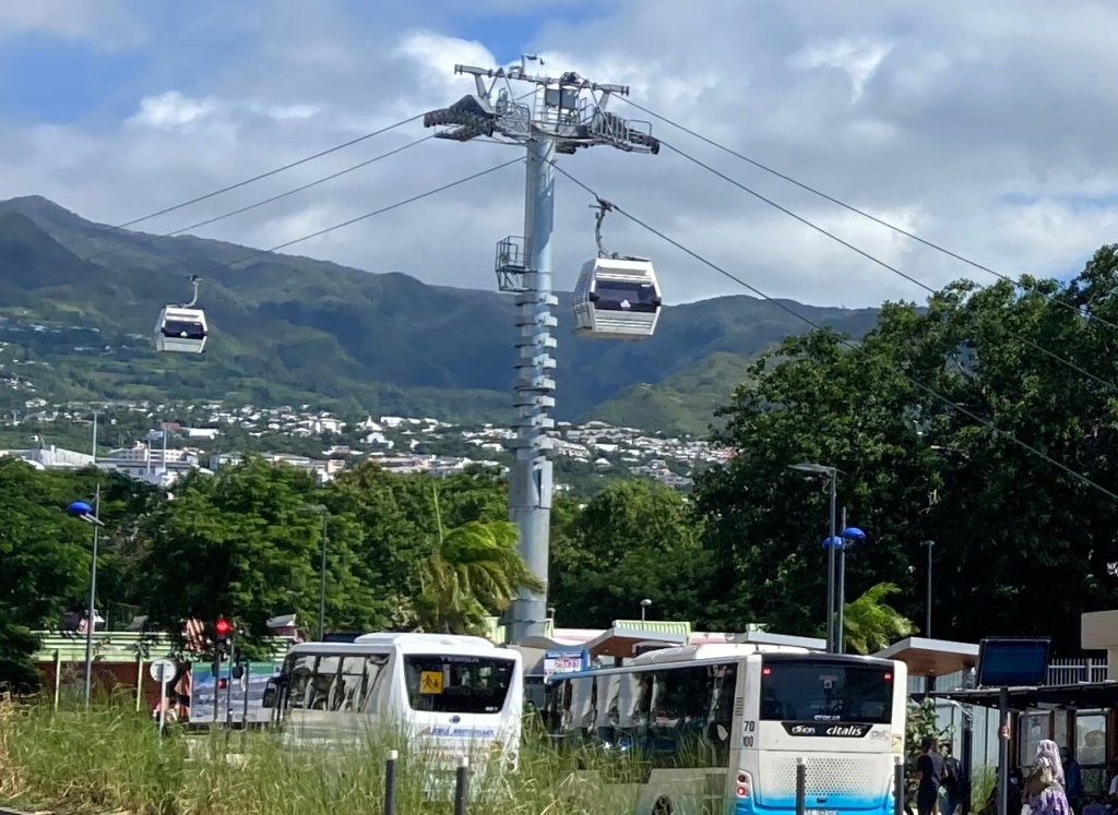 Télécabine débrayable (TCD10) La Réunion - Chaudron - Bois de Nèfles Chaudr11