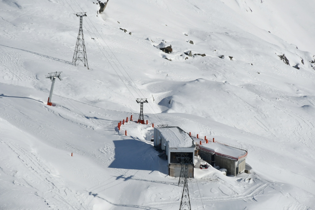 Construction télécabine 10 places (TCD10) des Glaciers La Plagne Dsc10301