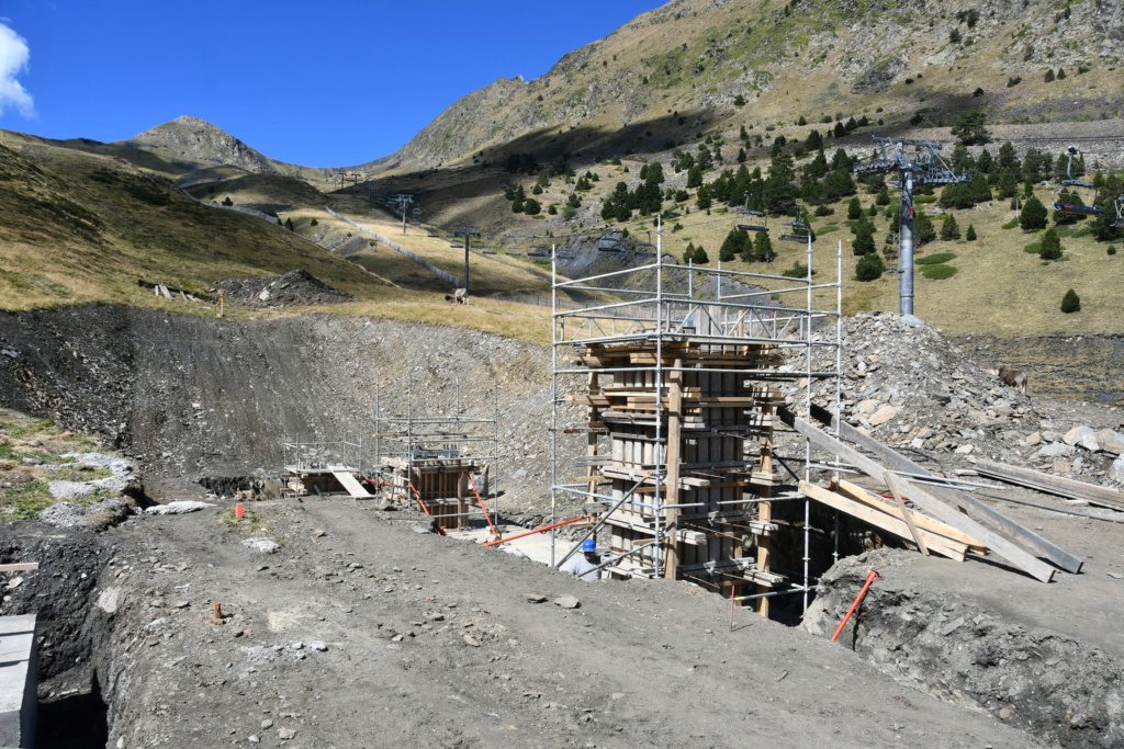 Pal Arinsal - Construction Télésiège Espeluga, TSD Port Negre & TSF Meligar Dsc11855