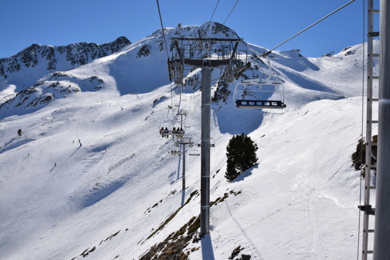 Télésiège débrayable 6 places (TSD6) Font Negre Dsc_1031