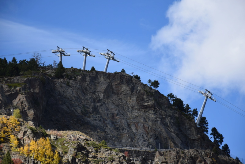 Télécabine débrayable 10 places (TCD10) D-Line - Tristaina Dsc_3306