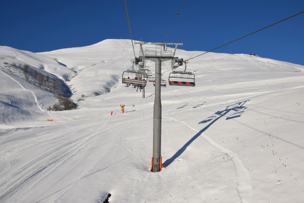 Télésiège débrayable 6 places (TSD6) Mont Corbier Dsc_9241