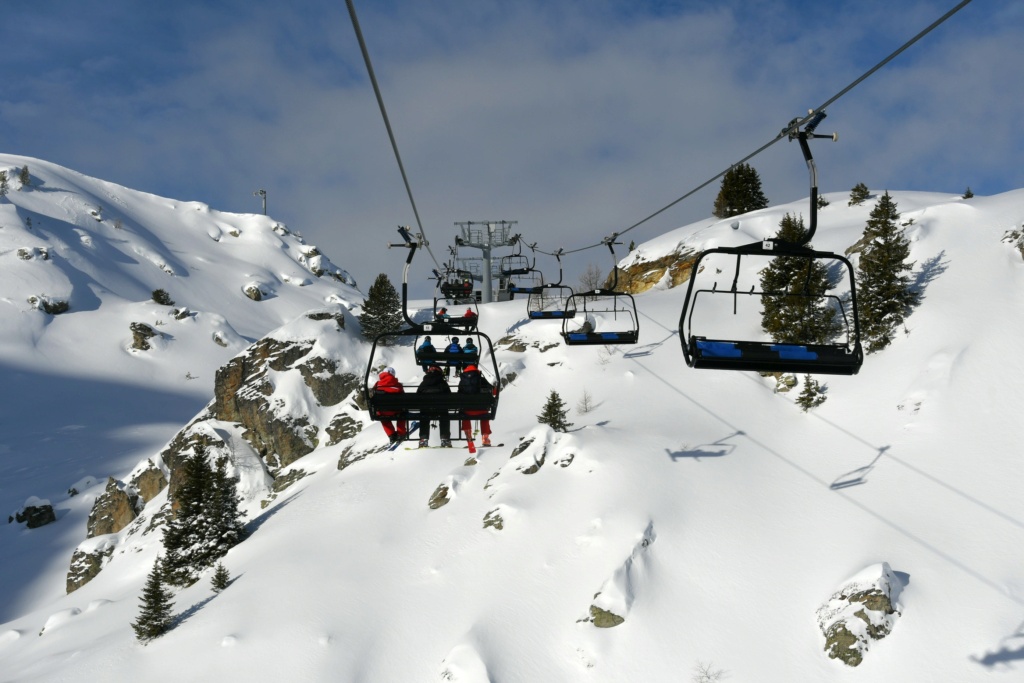 Télésiège débrayable 4 places (TSD4) Comborcière - Doppelmayr Dsc_9591