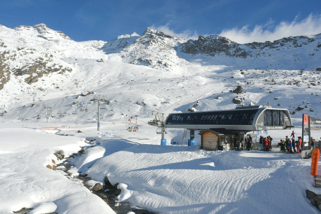 Télésiège débrayable 6 places (TSD6) du Peyron Gare_a91