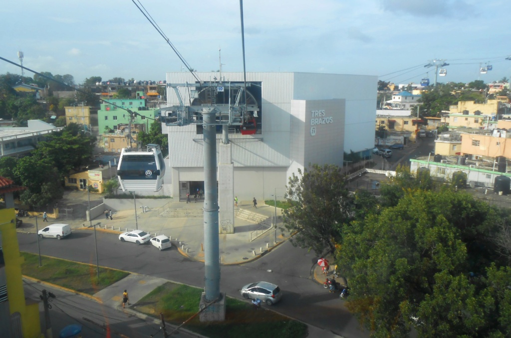 Télécabine débrayable 10 places (TCD10) Santo Domingo P1014