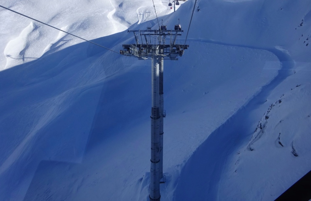 Télécabine débrayable 10 places (TCD10) des Glaciers P624