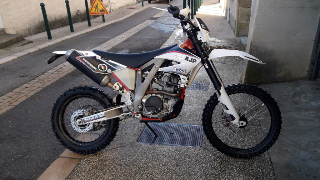 VENDUE AJP PR5 250cc 2014 20181215