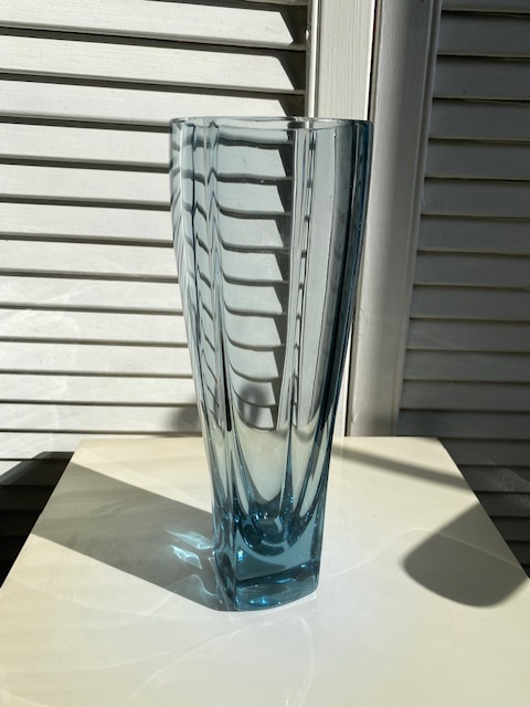 Tinted Glass Vase… Whitefriars or Scandinavian? Ca347b10