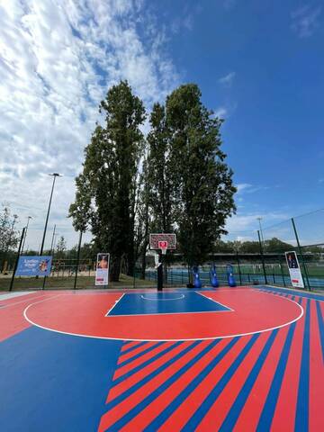 JO 2024 : 15 terrains de baskett 3x3 rénovés par des artistes